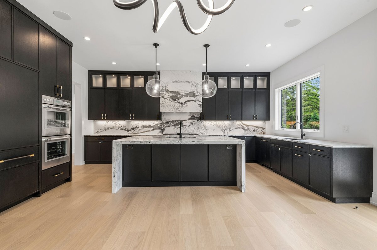Waterfall Countertops Bring Modern Luxury to Open-Concept Kitchens in Syosset NY